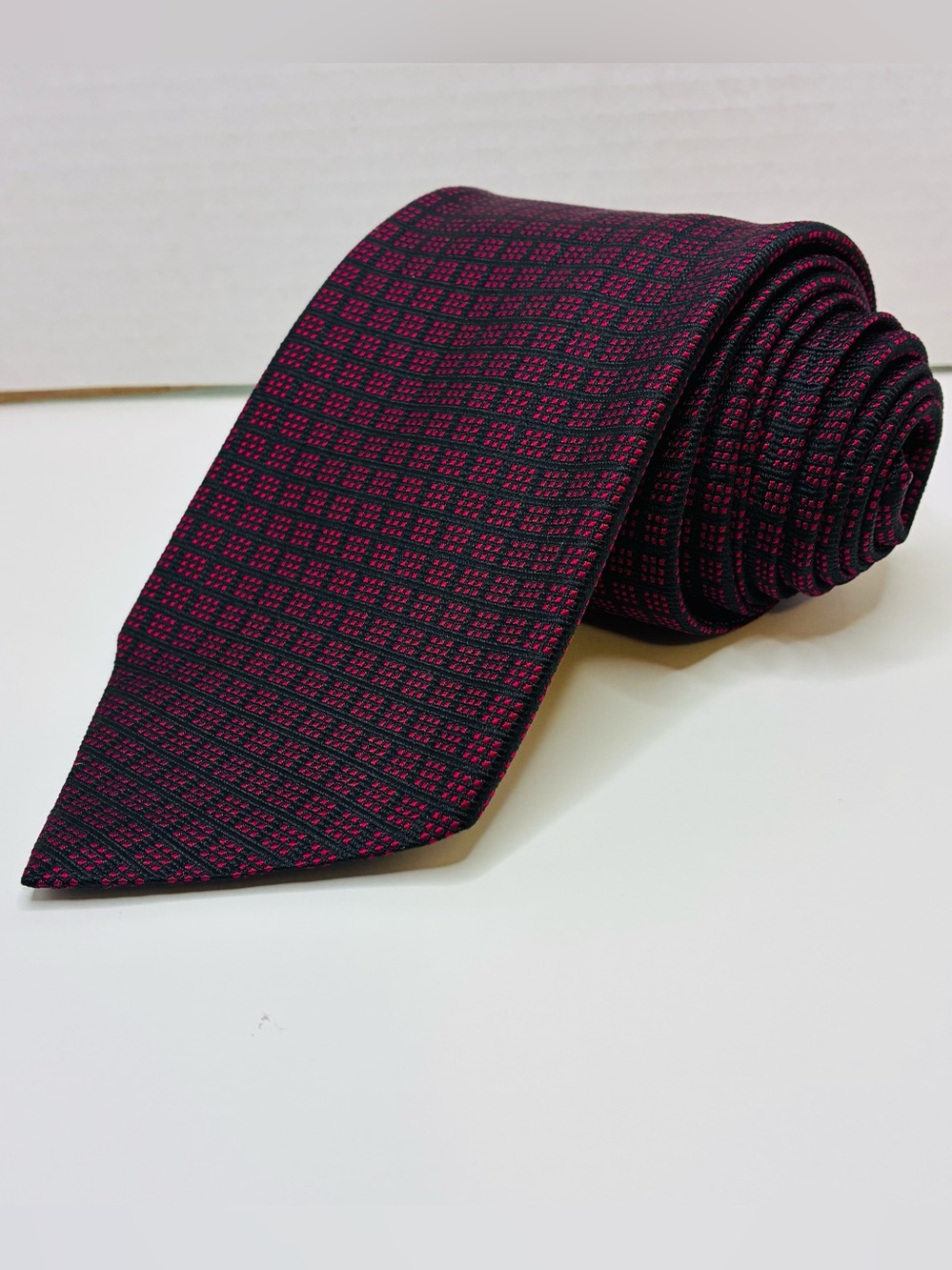 Brooks Brothers Makers Tie Mens Red Black Geometric Silk Vintage 59" x 3.75"